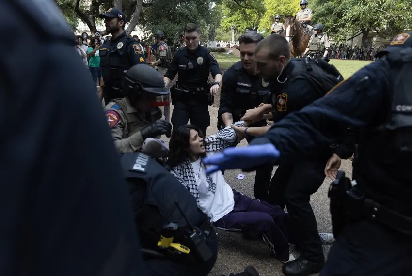 Retiran los cargos a la mayoría de los estudiantes de UT-Austin