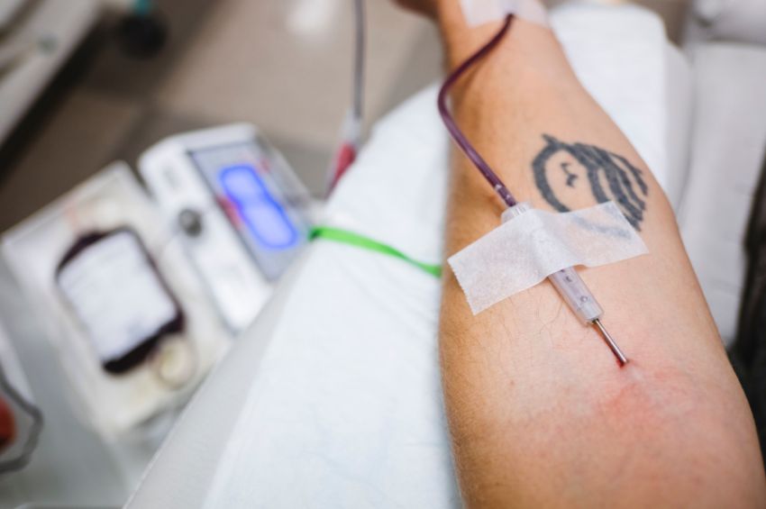¿Puedes donar sangre si tienes tatuajes? La ciencia por fin resuelve este enigma