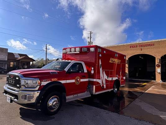 Llega nueva ambulancia al Departamento de Bomberos