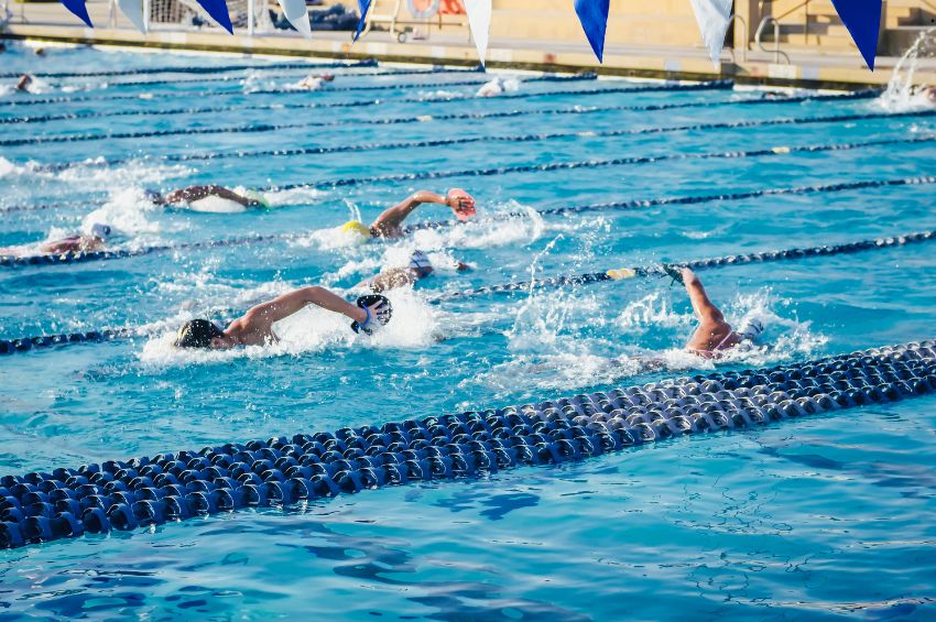 París 2024: Atleta olímpico vomita tras nadar en el contaminado Río Sena