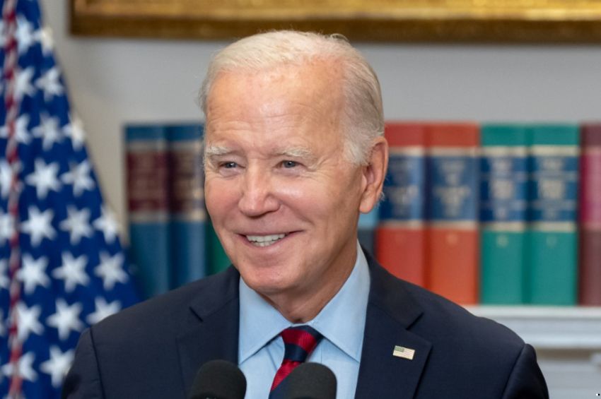 “No voy a ninguna parte”, insiste Biden en celebración del Día de la Independencia