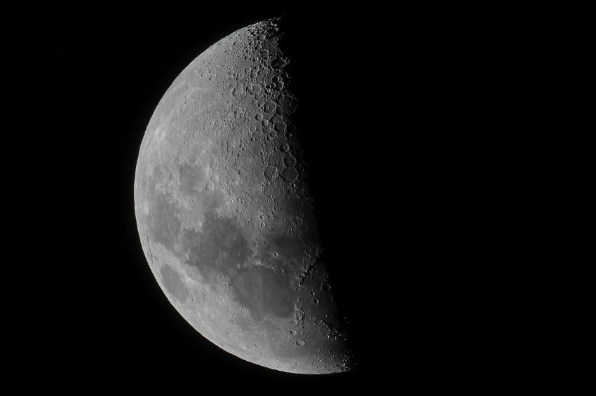 El asombroso descubrimiento en la superficie lunar que dejó sin palabras a los científicos