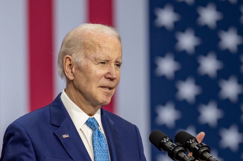 Biden anuncia una inversión masiva en empresas eléctricas rurales