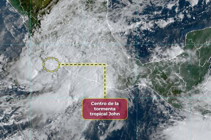 Tormenta tropical John vuelve a pegar, ahora en Aquila, Michoacán; hay destrozos en estos estados