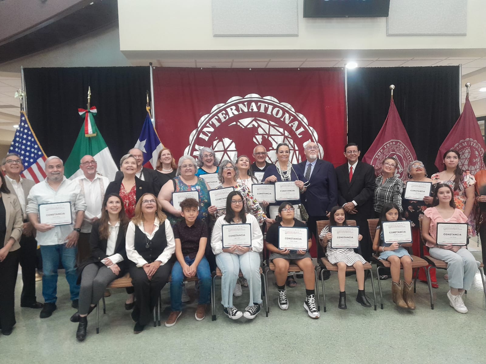 Destacada participación de potenciales artistas plásticos de ambos Laredos