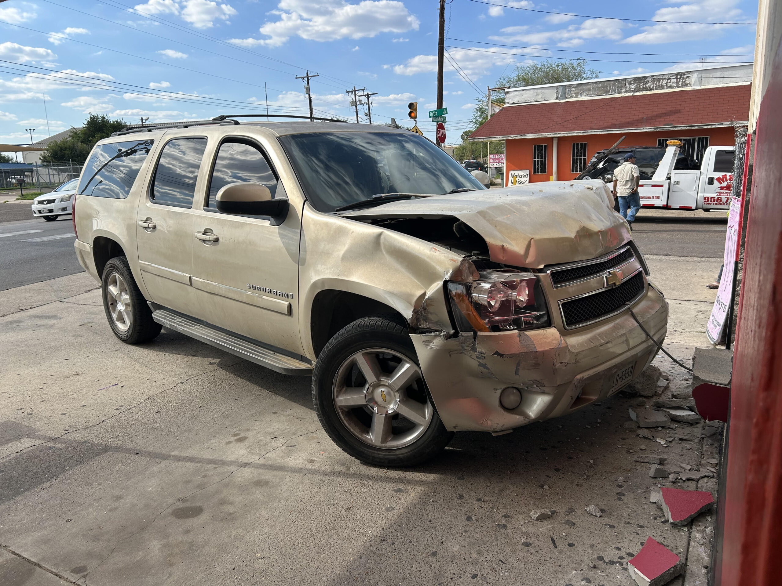 Choque aparatoso de una camioneta, tras persecución