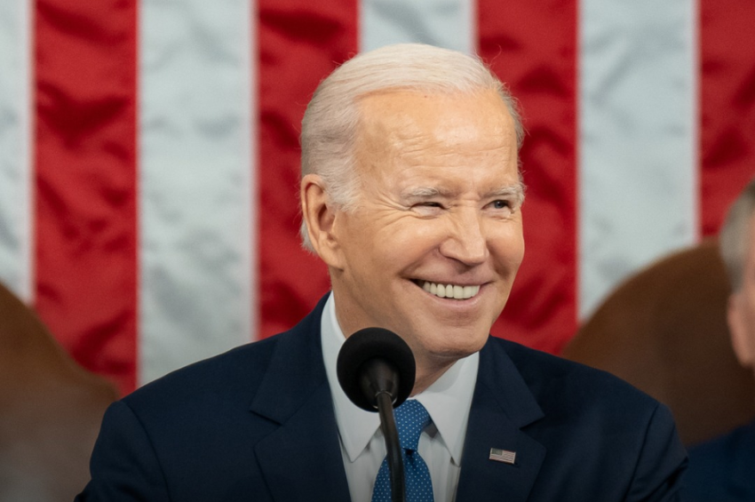 Biden arremete contra Trump por desinformar sobre los huracanes: “Hay vidas en juego”