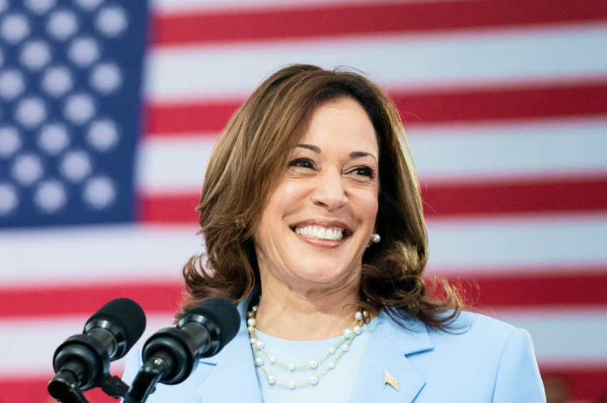 Publican informe médico que avala la capacidad de Kamala Harris para gobernar