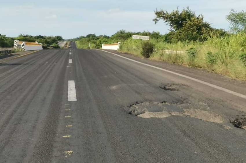 Transportistas de Tamaulipas demandan mantenimiento urgente de carreteras por daños a unidades