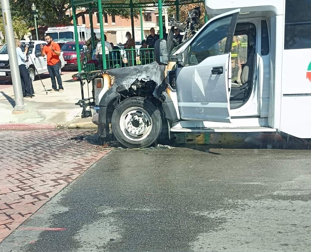 Se incendia camión urbano