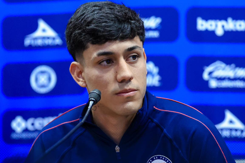 Omar Campos vive un sueño en Cruz Azul