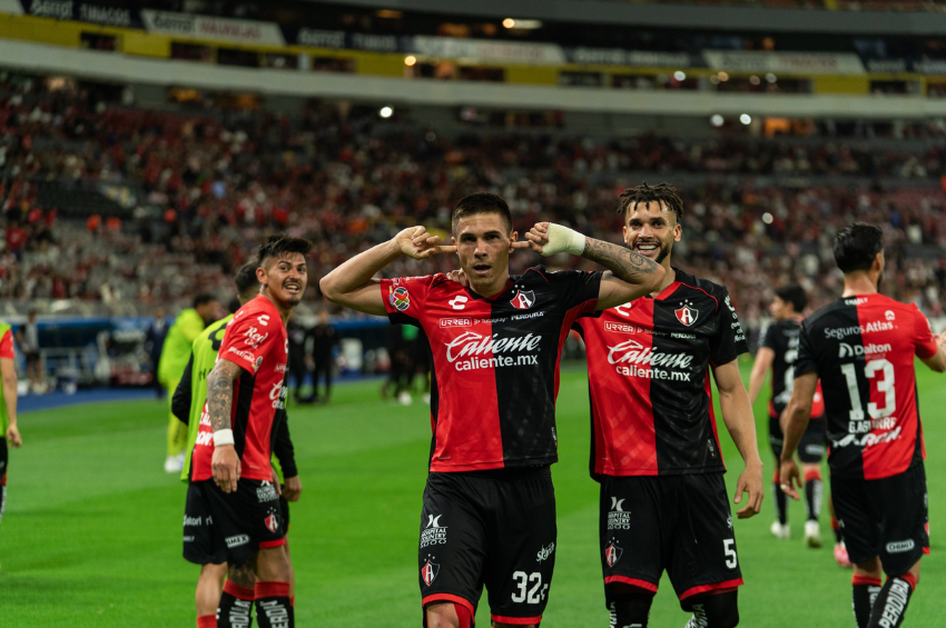 Atlas analiza opciones para reforzar la lateral derecha Atlas analiza opciones para reforzar la lateral derecha