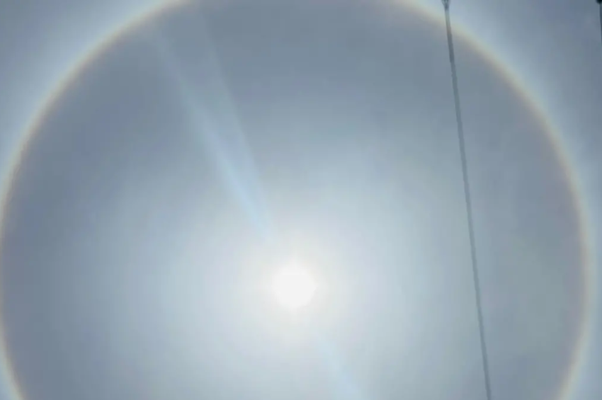 Cielo sorprende en Tamaulipas con halo solar ¡un día después de la explosión en SpaceX!