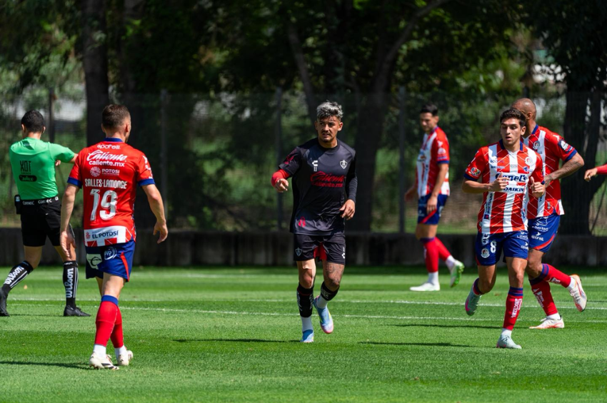 Atlas presenta a sus refuerzos en medio de incertidumbre por su venta