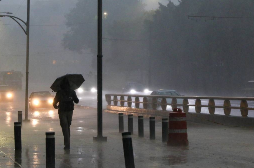 Lluvias fuertes y calor extremo predominarán en México este 13 de agosto