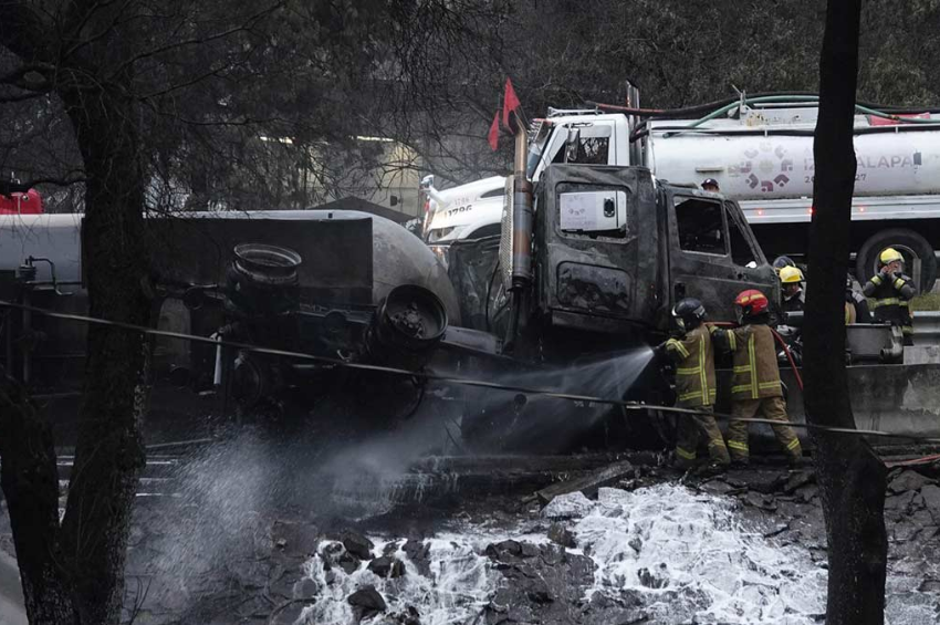 Suman 5 muertos y 90 heridos, 23 graves, tras explosión de pipa en Iztapalapa