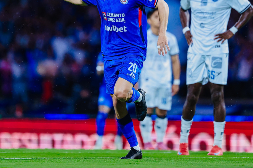 Cruz Azul rescata el empate ante Querétaro