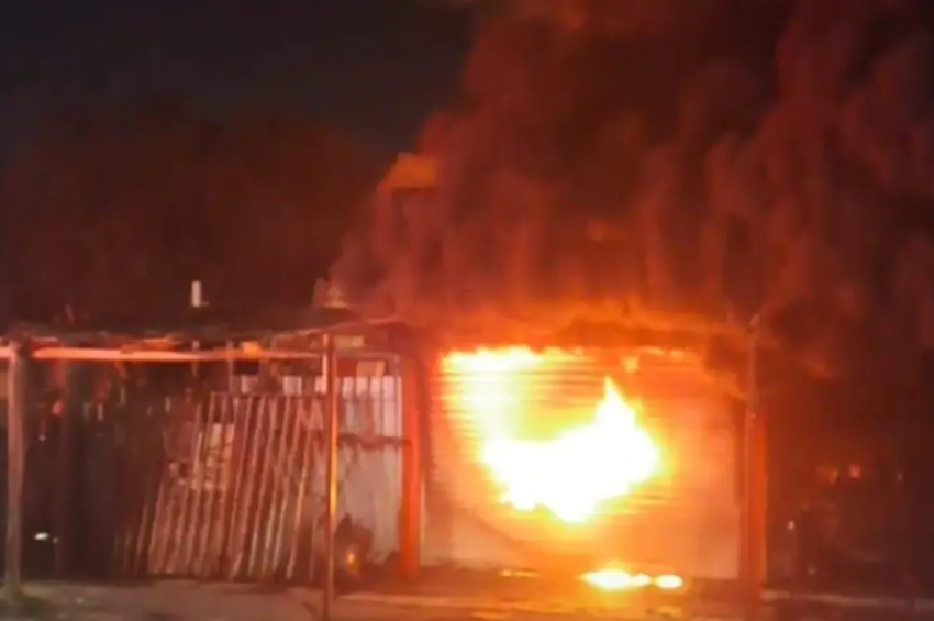 Se incendia negocio de madera y refacciones en Ciudad Victoria, Tamaulipas