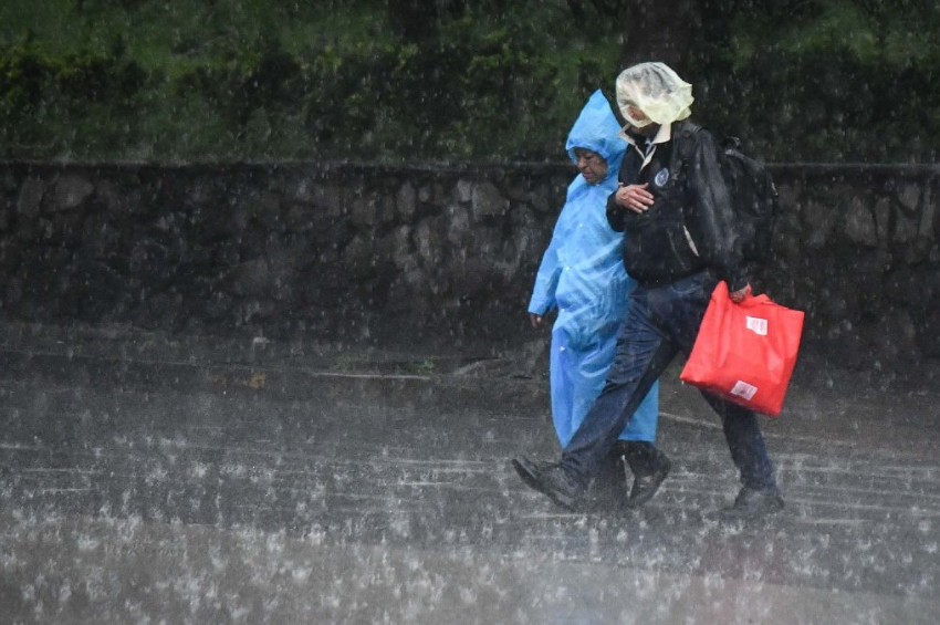 Este viernes se prevén lluvias intensas por tormenta tropical Raymond