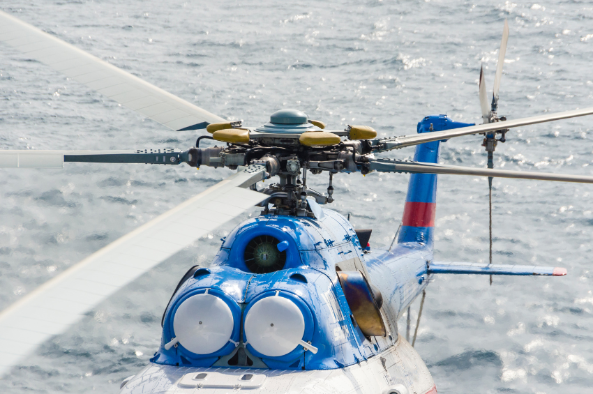 Un helicóptero y un avión de combate de la Armada se estrellan en el Mar de China Meridional