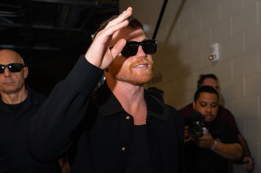 ‘Canelo’ Álvarez muestra su recuperación tras cirugía