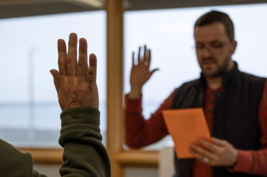 ¿Qué sabemos de la nueva tarifa para las solicitudes aprobadas de libertad condicional de inmigración?