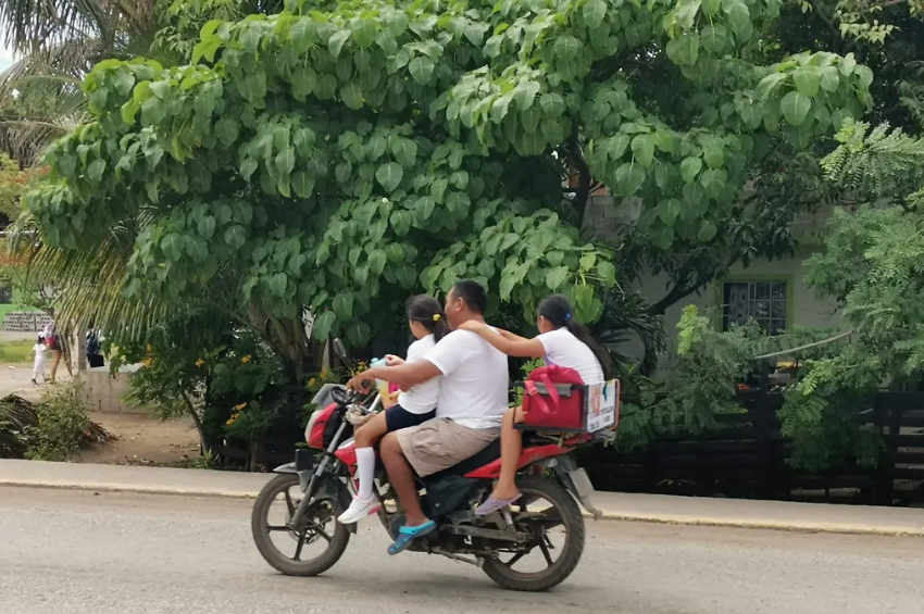 Menores de 12 años no podrán viajar en motocicleta: la propuesta del Congreso de Tamaulipas