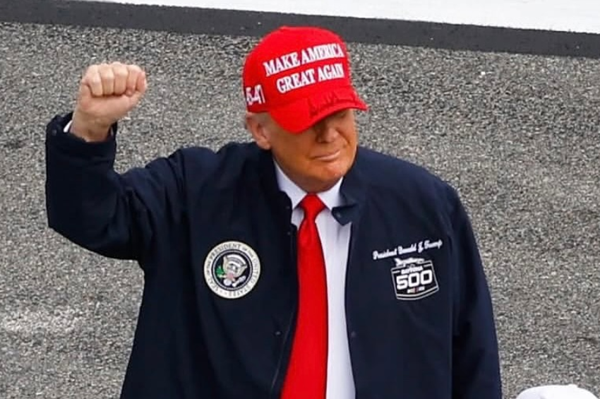 Donald Trump estalla en contra de un miembro de la junta directiva de Netflix y sugiere su despido