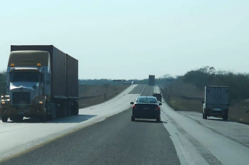 ¿Carreteras sin tráilers en Tamaulipas durante Semana Santa? Estas son las restricciones