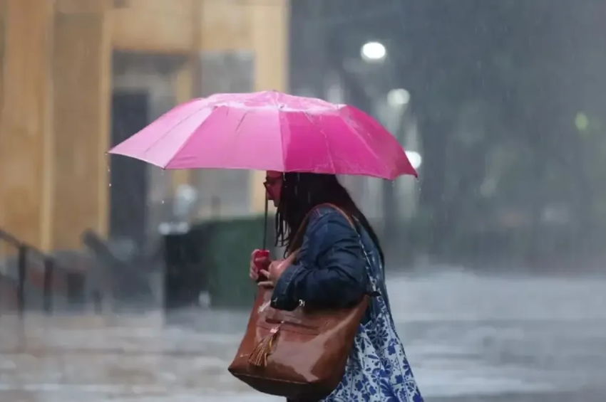 México bajo contraste extremo: calor sofocante y tormentas severas impactan al país México bajo contraste extremo: calor sofocante y tormentas severas impactan al país