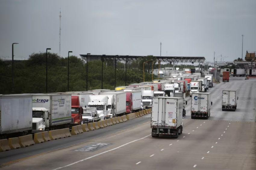 Laredo mantiene fuerte movimiento comercial tras pausa temporal de la SB4 Laredo mantiene fuerte movimiento comercial tras pausa temporal de la SB4