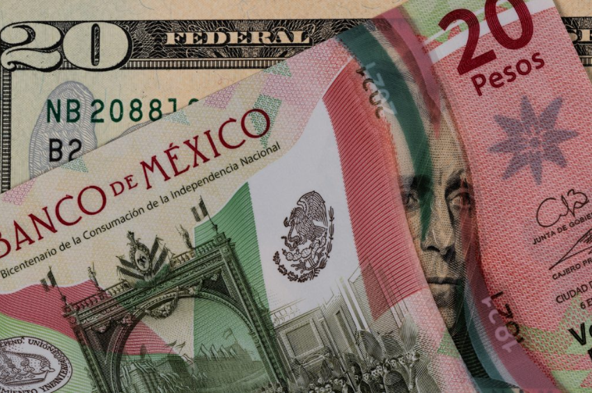 Peso mexicano inicia la semana con fortaleza frente al dólar