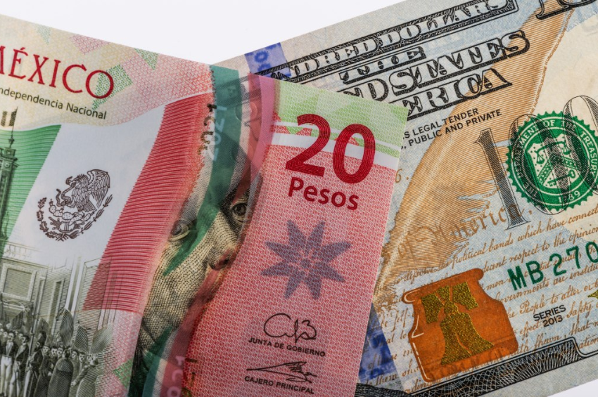 Peso mexicano recupera terreno y el dólar se mantiene por debajo de los 17.50 pesos Peso mexicano recupera terreno y el dólar se mantiene por debajo de los 17.50 pesos