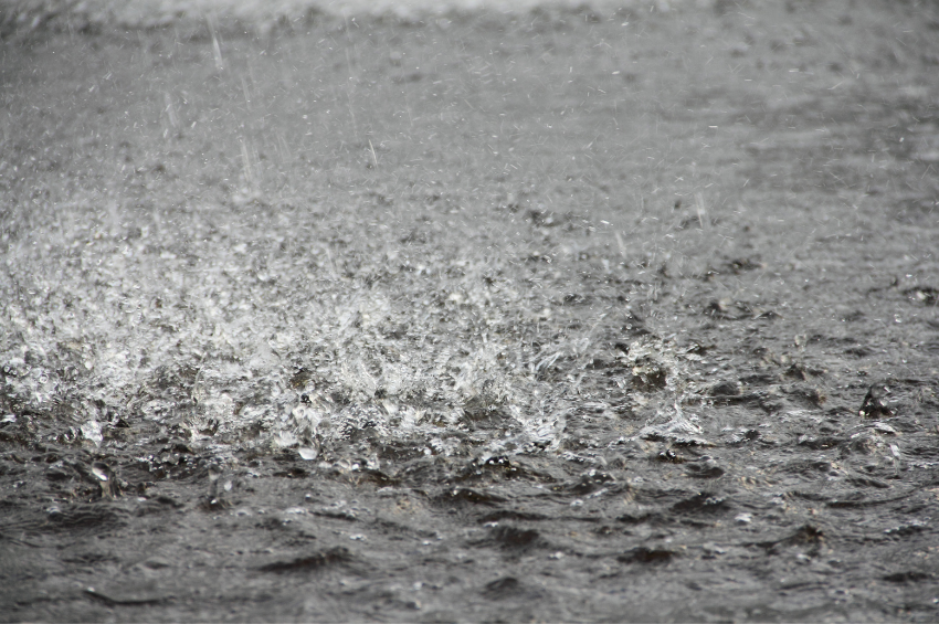 Tormenta Negra llega con lluvias fuertes justo en el regreso a clases