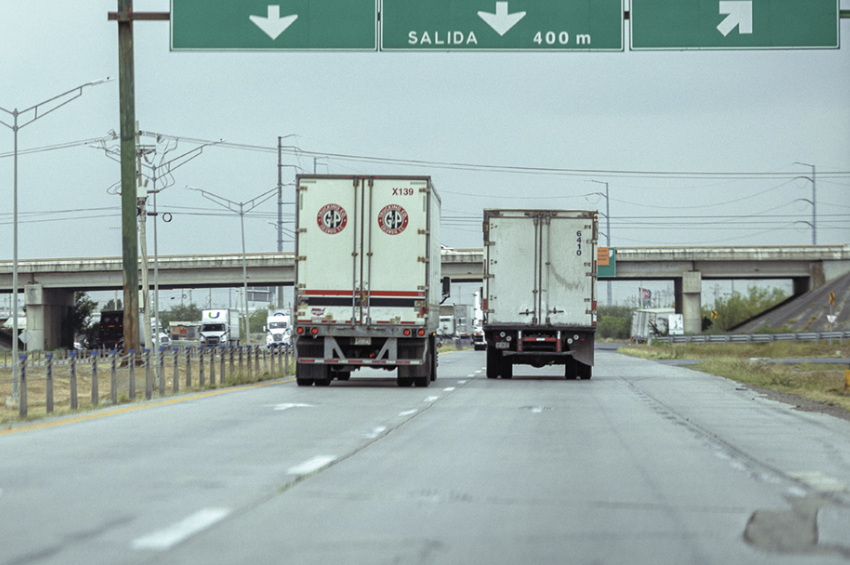 Laredo y Nuevo Laredo mantienen fluidez en cruces comerciales al iniciar agosto