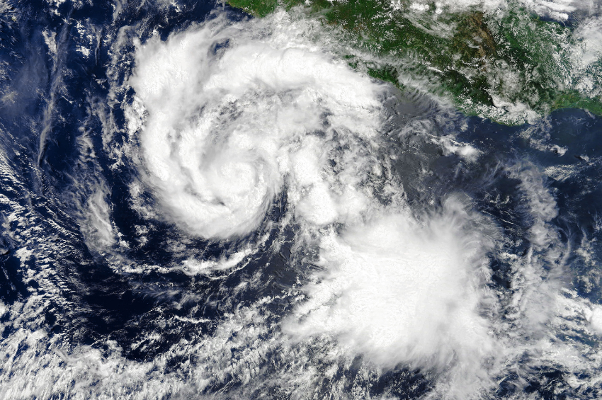 Satélites mantienen bajo vigilancia a Iselle mientras avanza por el Pacífico