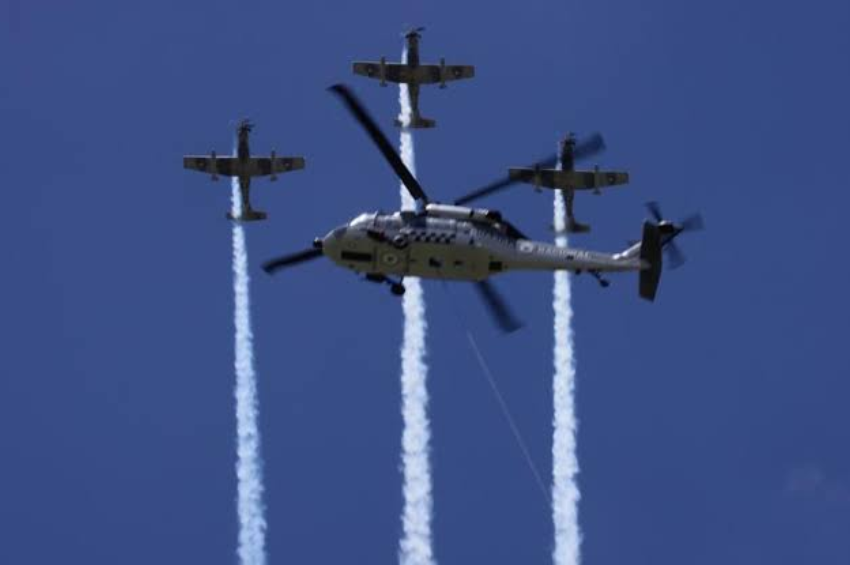 Preparan desfile militar de septiembre mientras monitorean sismo en Chiapas Preparan desfile militar de septiembre mientras monitorean sismo en Chiapas