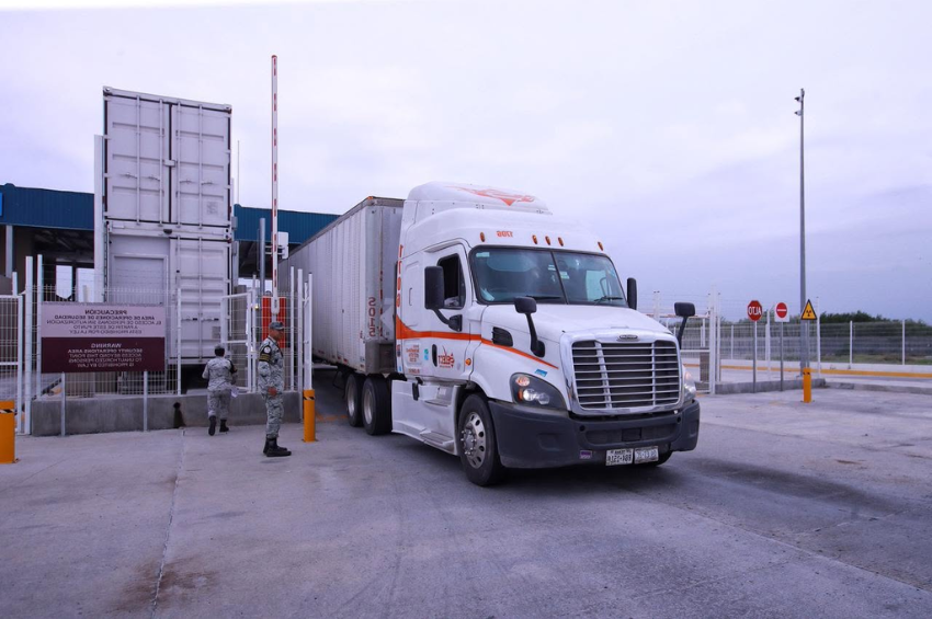 Refuerzan operación de carga entre Nuevo Laredo y Laredo tras las Fiestas Patrias Refuerzan operación de carga entre Nuevo Laredo y Laredo tras las Fiestas Patrias