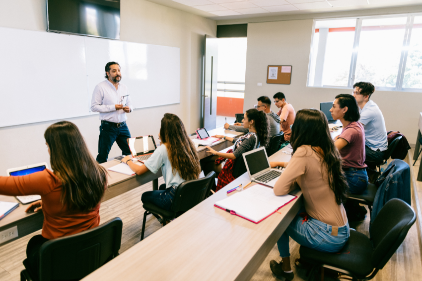 UAT impulsa intercambio académico mientras municipios avanzan con sus informes
