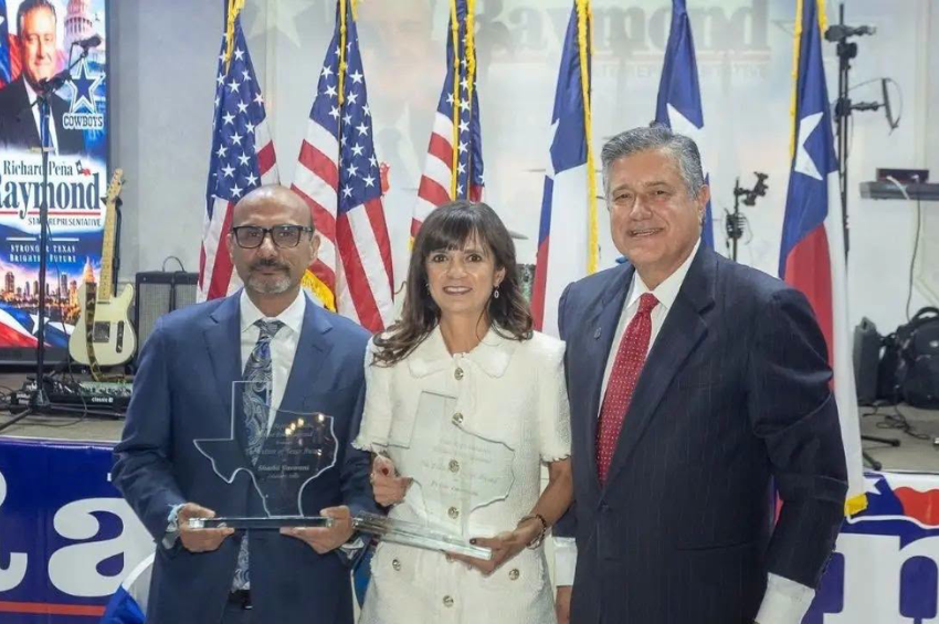 Reconocen a Sashi y Priya Vaswani por su trayectoria empresarial y apoyo a Laredo Reconocen a Sashi y Priya Vaswani por su trayectoria empresarial y apoyo a Laredo