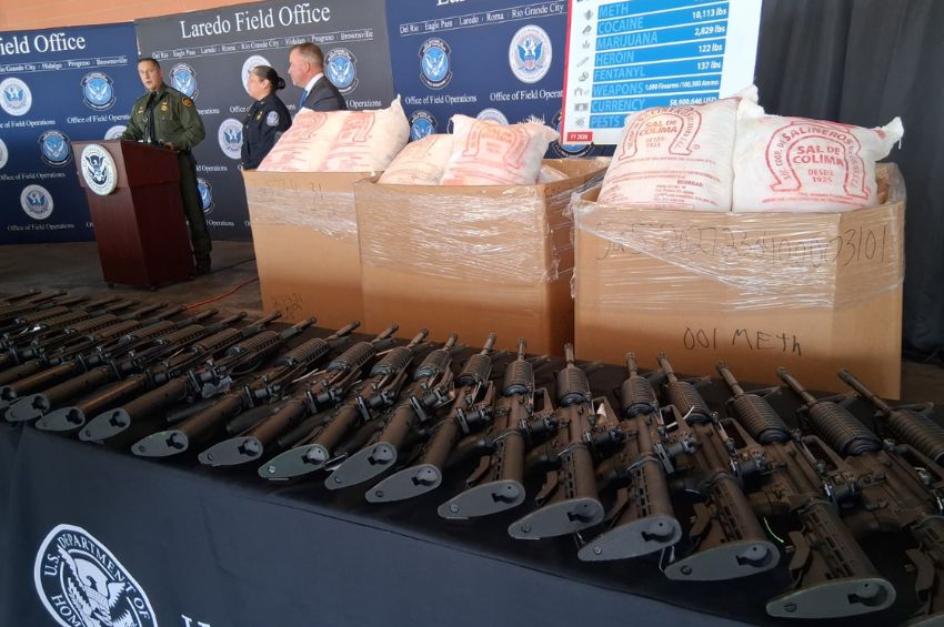 Golpe millonario al narcotráfico en Laredo: 76 bultos de metanfetamina ocultos entre un cargamento de sal Golpe millonario al narcotráfico en Laredo: 76 bultos de metanfetamina ocultos entre un cargamento de sal