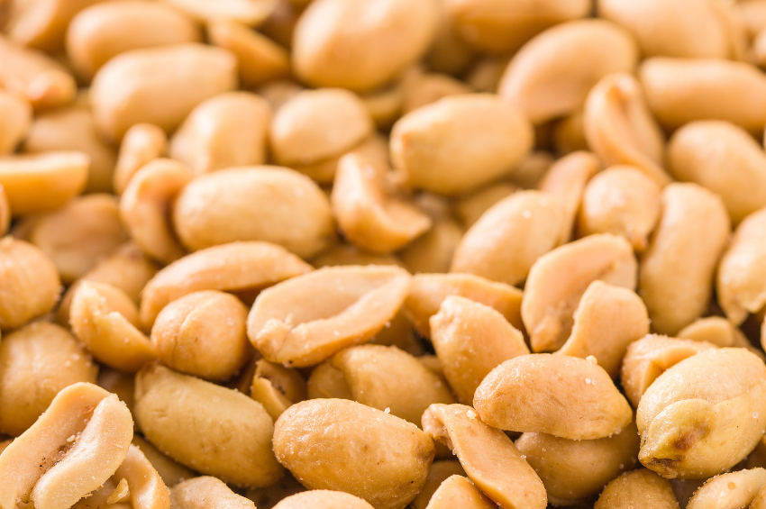 Cacahuates sin sal podrían beneficiar la respuesta cerebral a la insulina, revela estudio
