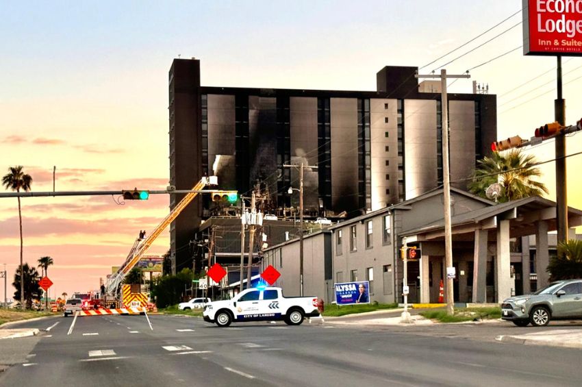 Double Tree se mantiene en pie… por ahora: en 2 a 6 semanas decidirán si será demolido Double Tree se mantiene en pie… por ahora: en 2 a 6 semanas decidirán si será demolido